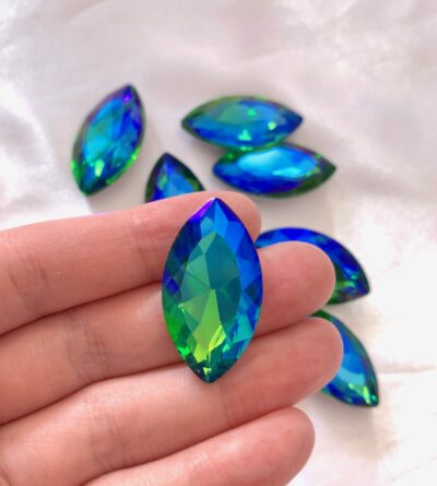 CLOSEUP_17x32mm Green Blue Glass Silver Foiled Pointed Back Navette Horse Eye Chaton