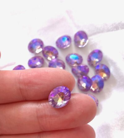 CLOSEUP_8x10mm Light Purple AB Faceted Glass Silver Foiled Oval Pointed Back Chaton