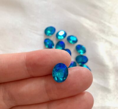 CLOSEUP_8x10mm Blue AB Faceted Glass Silver Foiled Oval Pointed Back Chaton