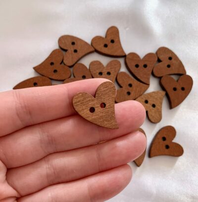 CLOSEUP_19mm Whimsical Heart Love Wooden Button