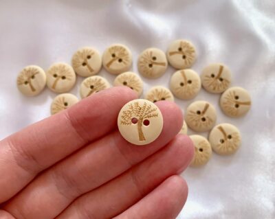 CLOSEUP_15mm Engraved Tree of Life Wooden Button