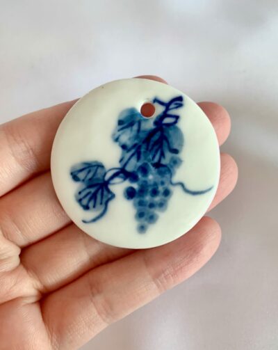 CLOSEUP_Hand Painted Blue Grapes Round Focal Ceramic Pendant (Round)